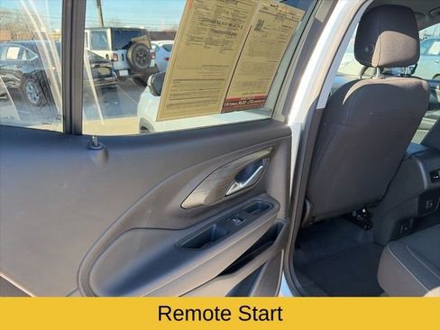 Used 2022 GMC Terrain SLE w/ Driver Convenience Package image 15