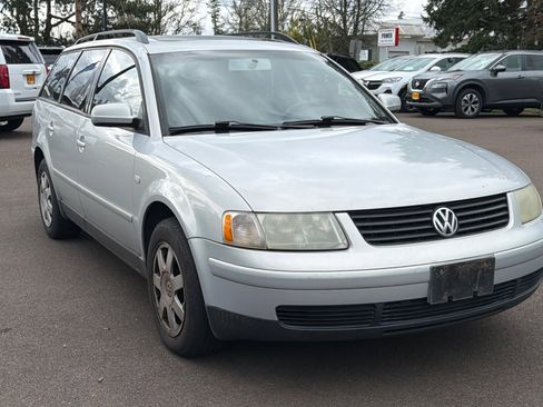 Used 2000 Volkswagen Passat GLS image 2