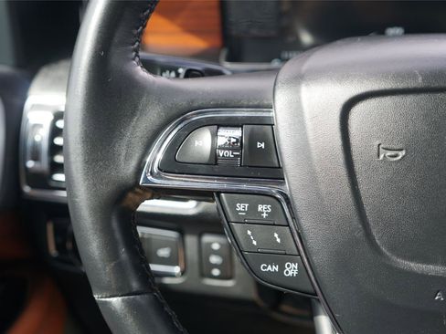 Used 2019 Lincoln Navigator L Reserve AWD/4WD image 17