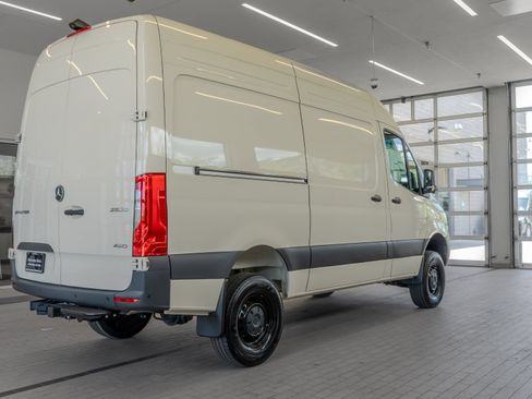 Used 2025 Mercedes-Benz Sprinter 2500 image 28