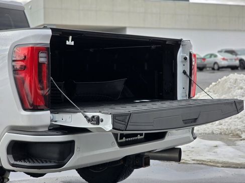 Used 2024 GMC Sierra 2500 Denali Ultimate image 9