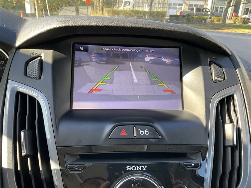 Used 2013 Ford Focus Titanium FWD image 19