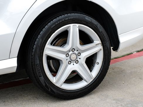 Used 2015 Mercedes-Benz ML 400 4MATIC image 49