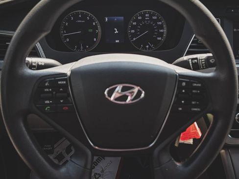 Used 2016 Hyundai Sonata SE w/ Cargo Package FWD image 8