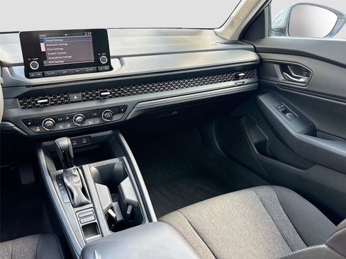 Certified 2023 Honda Accord EX image 27
