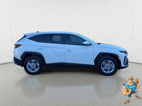 Certified 2026 Hyundai Tucson SE image 4