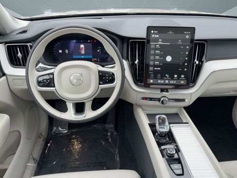 New 2026 Volvo XC60 T8 Ultra w/ Protection Package Premier image 27