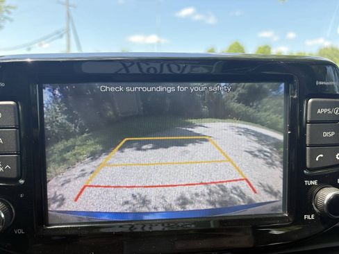 Used 2019 Hyundai Elantra GT FWD image 19
