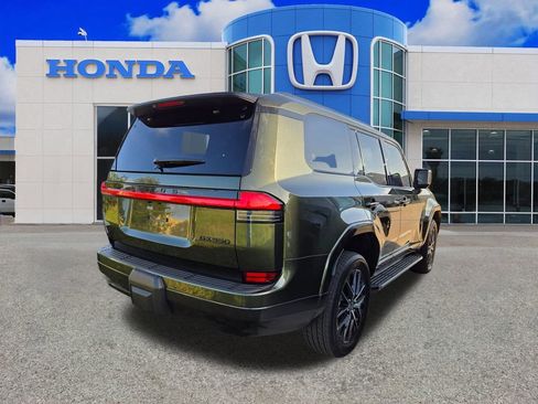 Used 2025 Lexus GX 550 w/ Accessory Package (2T) AWD/4WD image 2