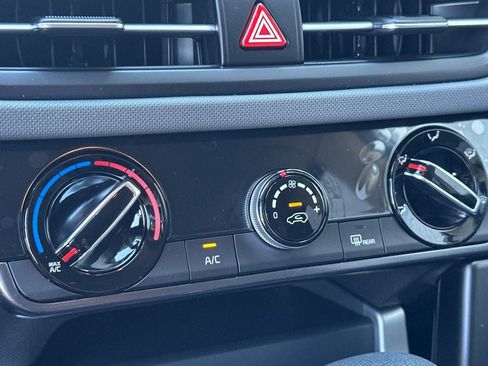 New 2026 Kia Seltos LX FWD image 21