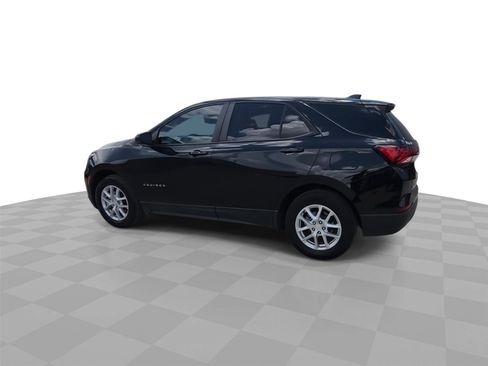 Used 2023 Chevrolet Equinox LS w/ LS Convenience Package FWD image 6