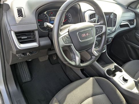 Used 2024 GMC Terrain SLE image 17
