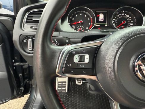 Used 2015 Volkswagen Golf 4-Door image 29