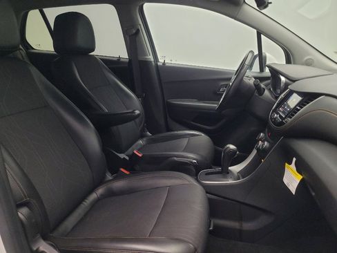 Used 2019 Chevrolet Trax LT w/ LT Convenience Package image 19