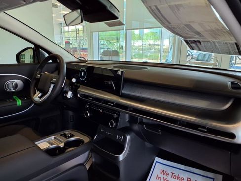 New 2026 Hyundai Ioniq 9 SE image 6