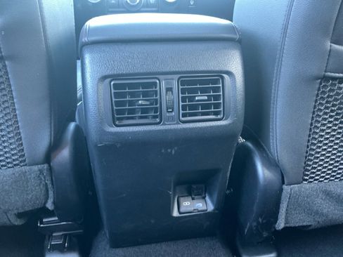 Certified 2024 Toyota 4Runner TRD Off-Road Premium image 30