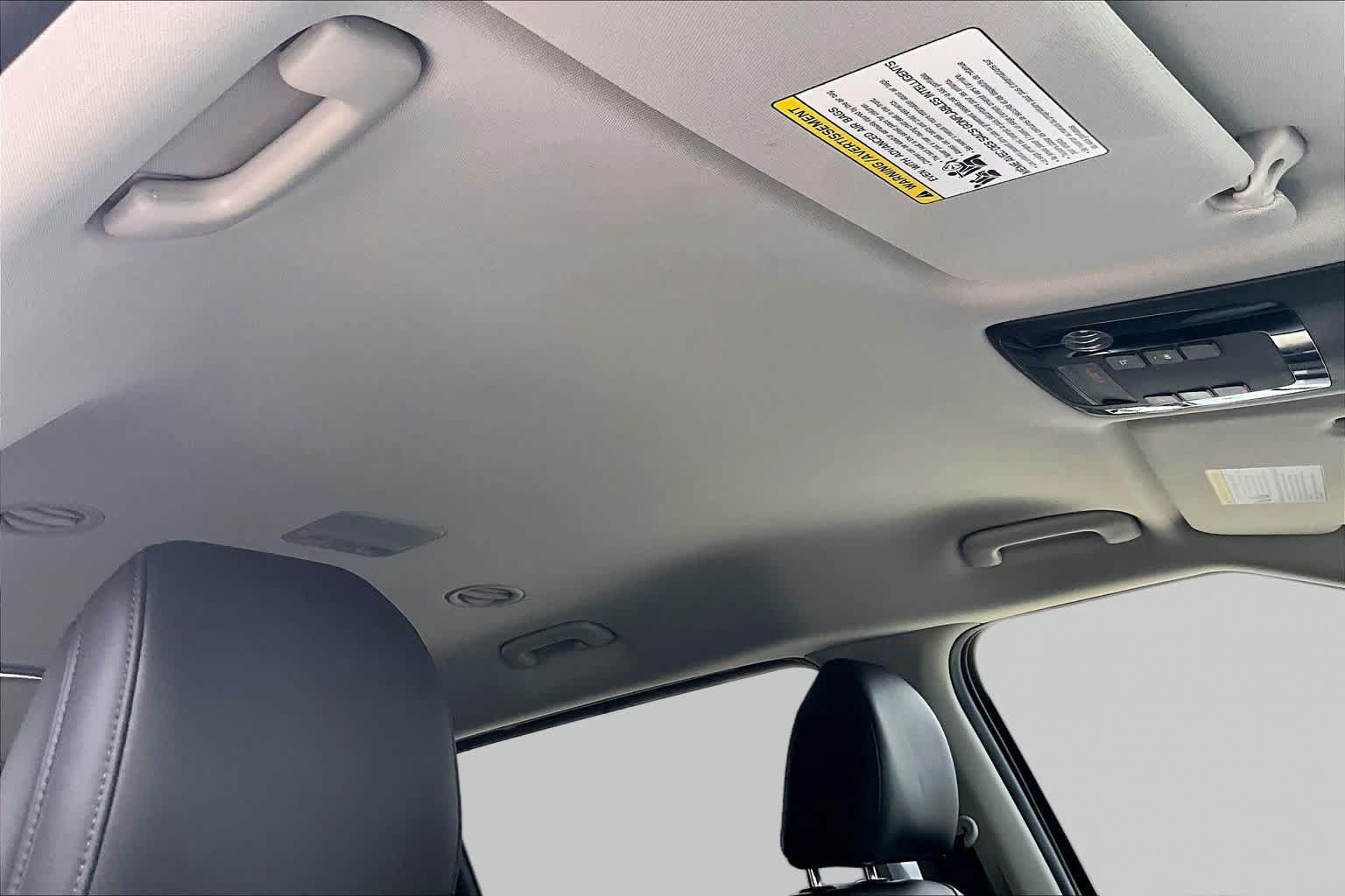 Certified 2023 Kia Carnival LX FWD image 13