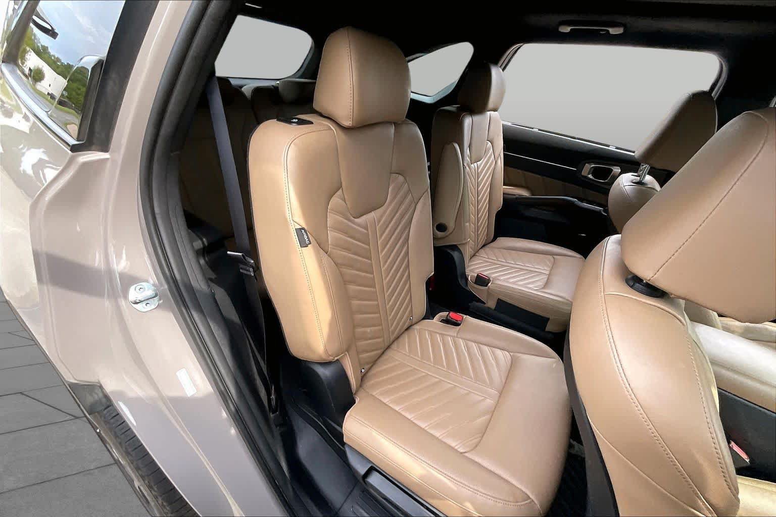 Used 2024 Kia Sorento SX Prestige w/ Olive Brown Leather Package AWD/4WD image 19