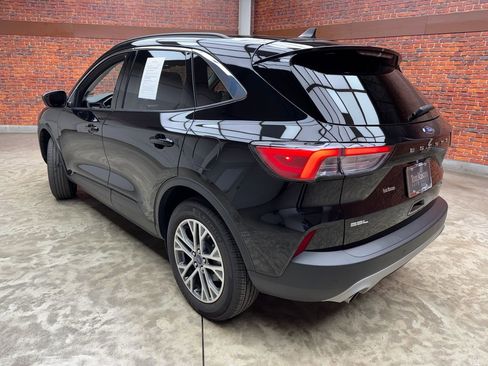 Certified 2022 Ford Escape SEL AWD/4WD image 2