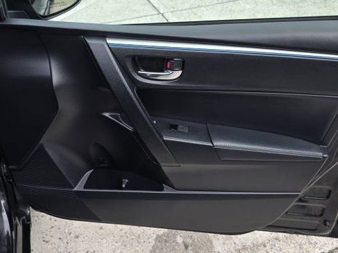 Used 2016 Toyota Corolla S FWD image 17