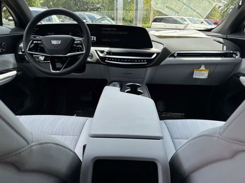 New 2025 Cadillac Lyriq Luxury image 14