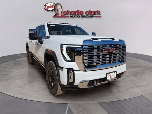 New 2026 GMC Sierra 2500 Denali w/ Denali Reserve Package image 7
