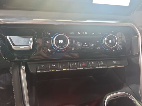 Used 2022 GMC Sierra 1500 Denali Ultimate AWD/4WD image 21