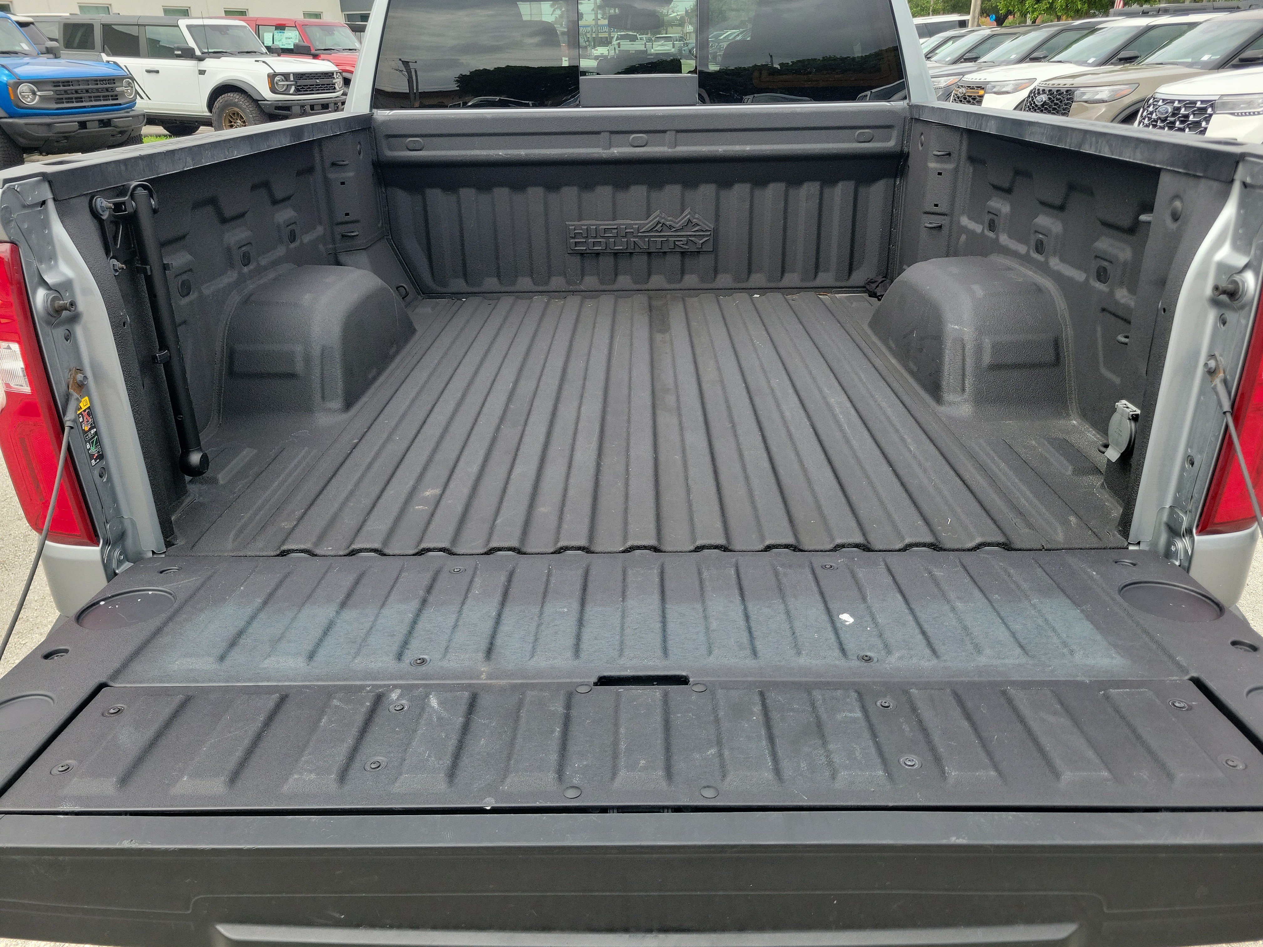 Used 2024 Chevrolet Silverado 1500 High Country AWD/4WD image 13