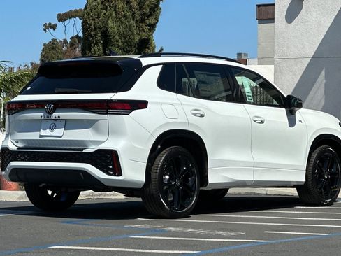 New 2026 Volkswagen Tiguan SE R-Line FWD image 5