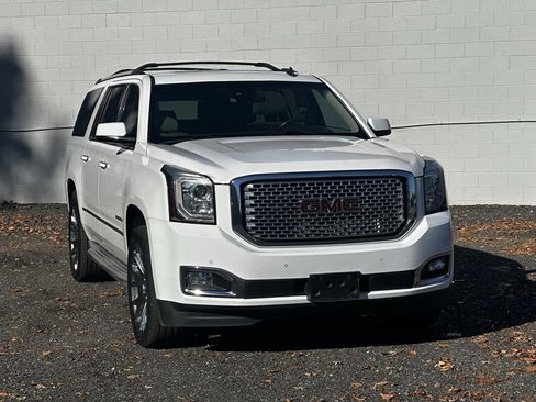 Used 2015 GMC Yukon XL Denali w/ Touring Package image 2