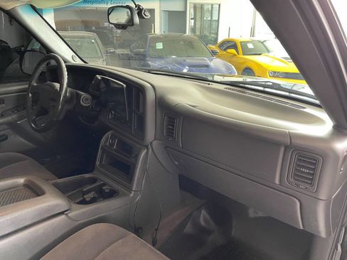 Used 2005 GMC Sierra 1500 SLE image 30