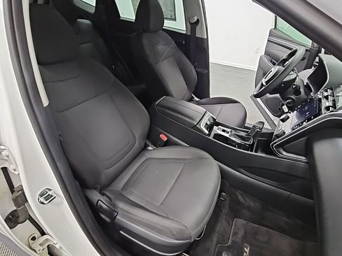 Used 2024 Hyundai Tucson SE image 30