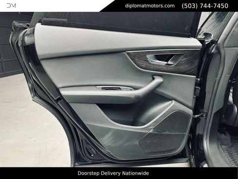 Used 2021 Audi Q8 Prestige AWD/4WD image 25