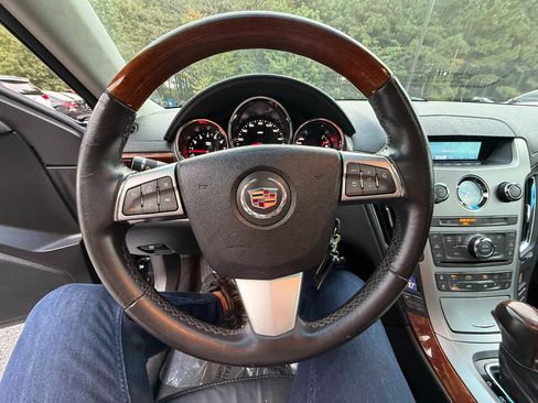 Used 2010 Cadillac CTS Luxury image 14