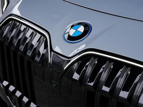 Used 2024 BMW i7 eDrive50 w/ M Sport Package image 11