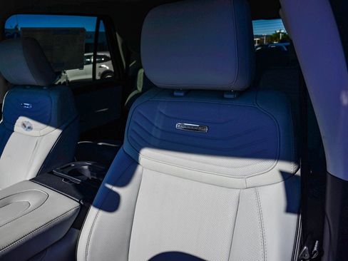 New 2025 Ford Expedition Platinum w/ Platinum Ultimate Package image 22