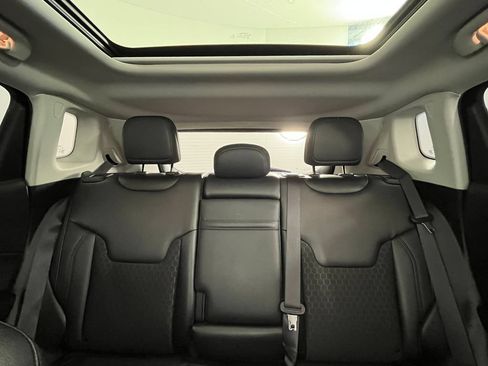 Used 2019 Jeep Compass Latitude AWD/4WD image 17