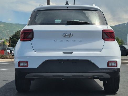 Used 2021 Hyundai Venue SEL FWD image 14
