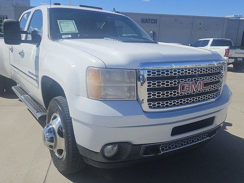 Used 2014 GMC Sierra 3500 Denali AWD/4WD image 4