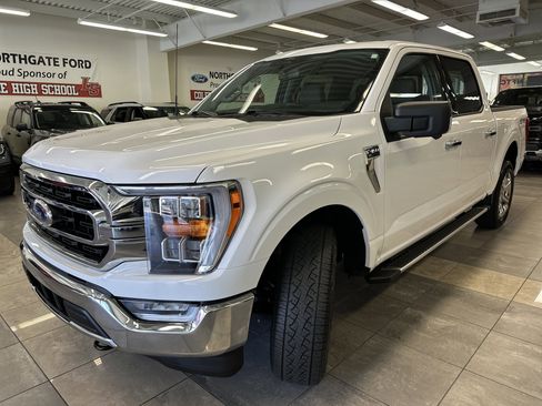 Certified 2022 Ford F150 XLT w/ Equipment Group 302A High image 19