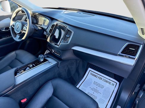 Used 2024 Volvo XC90 B5 Core w/ Climate Package image 15