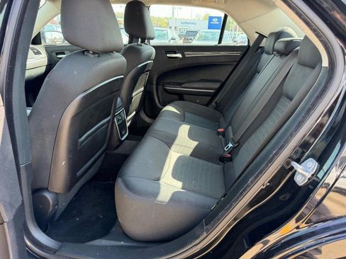 Used 2018 Chrysler 300 Touring AWD/4WD image 8