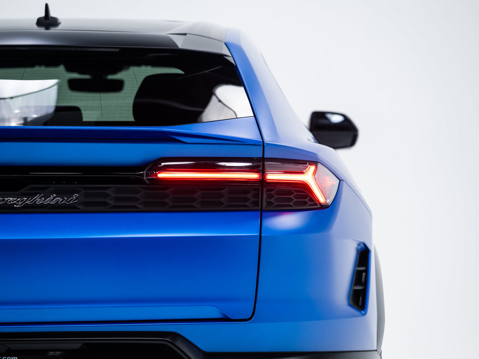 Used 2025 Lamborghini Urus SE AWD/4WD image 21