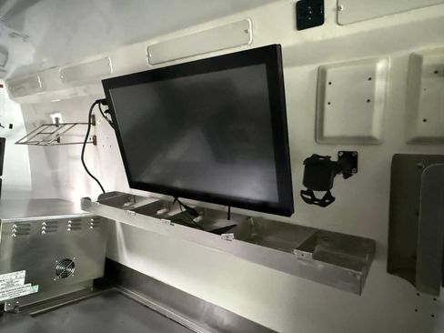 Used 2021 Mercedes-Benz Sprinter 4500 image 23