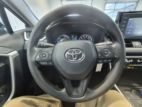 Used 2022 Toyota RAV4 LE AWD/4WD image 24