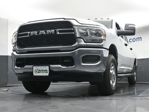 Used 2024 RAM 2500 Tradesman w/ Chrome Appearance Group AWD/4WD image 6