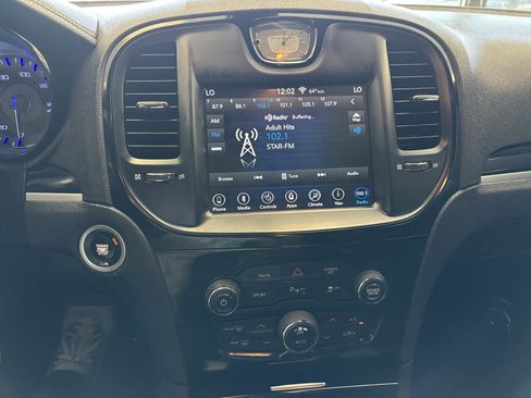 Used 2018 Chrysler 300 S w/ 300S Premium Group image 13