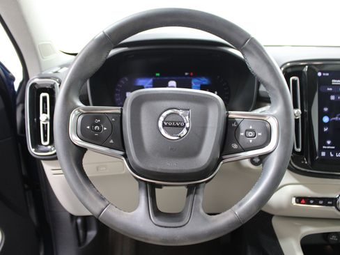 Used 2023 Volvo XC40 B5 Plus w/ Driver Assist Package AWD/4WD image 9