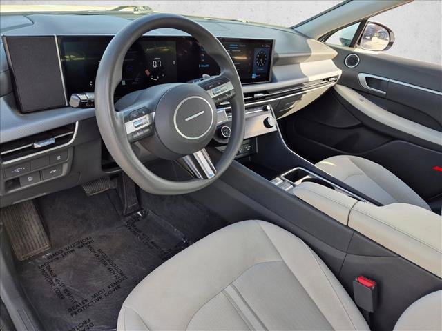 Used 2025 Hyundai Sonata SEL FWD image 12