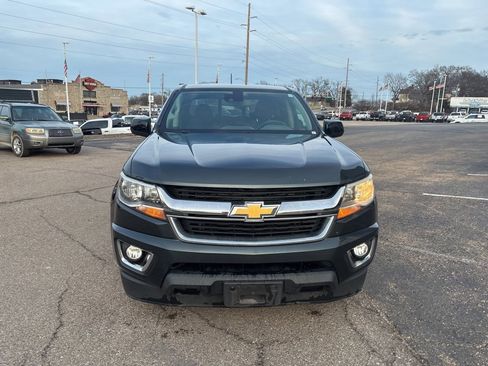 Used 2017 Chevrolet Colorado LT w/ LT Convenience Package image 2
